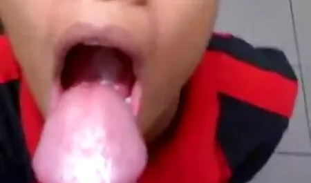 Ez a porno teljes film magyarul lány szereti megmutatni a seggét
