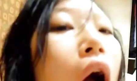Nagy mostohatestvér megaláz, elcsábítja kis tesó-NadyaEve porno filmek magyarul ingyen