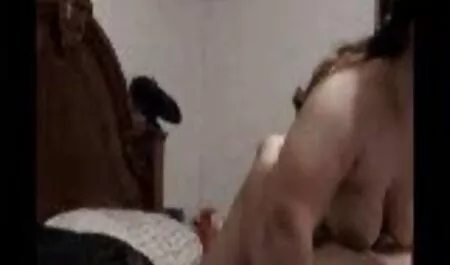 Leszbikusok játszanak egymással, teljes porno buzik.