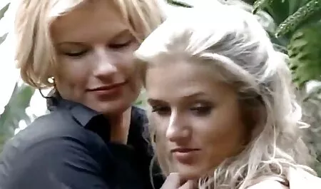 Busty Charley veszi le a harisnyát, miközben maszturbál teljes filmek magyarul porno
