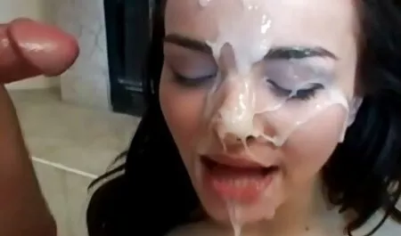 beim blasen im Badezimmer pornofilm teljes