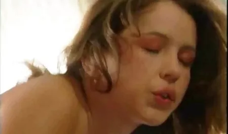 Istennő Nikki baszik rá magyarul beszélő pornó film ribanc, táplálja őt cum