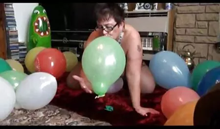 Forró érett szőke magyarul beszélő pornó videók játszik punci