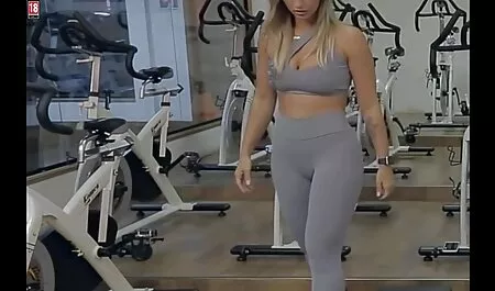Lány masszőrök szopni pornofilm teljes csapokat, kemény kakas