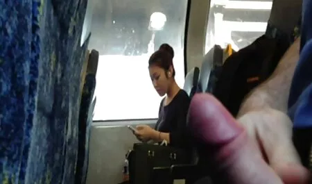 Headbutt porno filmek ingyen online egy egyenes srác.