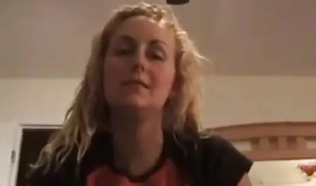 Egy ázsiai ribanc ad ingyenpornofilm a szopást, fecskék cum!