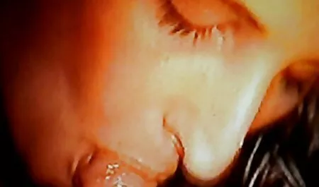 A hatalom a kezében van. Ex barátnője kézimunka, cumshot. szinkronos porno filmek