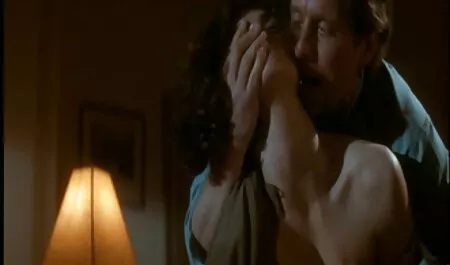 Egy egzotikus teljes porno filmek magyarul lány szar és megerőszakolják.