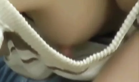 Úgy néz ki, boldog, magyarul beszélő pornó videók miközben ugratás a kanos kagyló